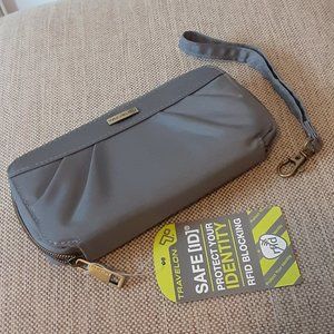 Travelon RFID Blocking Zip Wallet